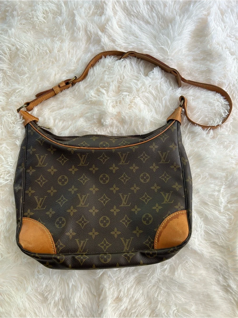 Louis Vuitton Boulogne 35 Monogram Shoulder Bag